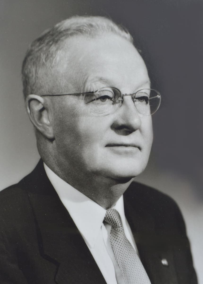 Elbridge Gibbs, Greater Medina Chamber of Commerce Hall of Fame inductee