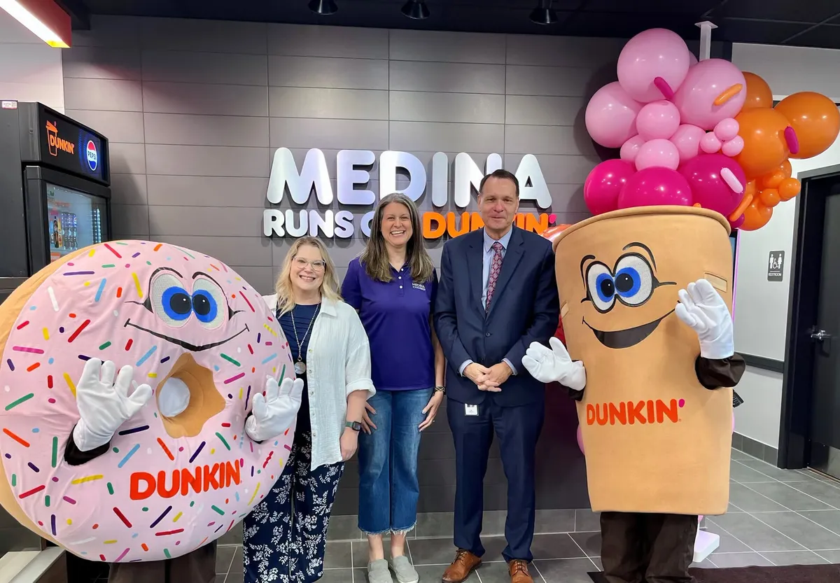 Chamber members at a community event, Greater Medina Chamber of Commerce, Medina Ohio